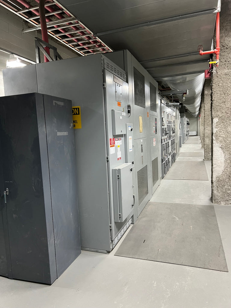 CUTLER-HAMMER / LG LV Double-Ended Unit Substation - 2 x 2000/3000kVA, 13.8kV Transformers w/ 600V MAGNUM DS Switchgear