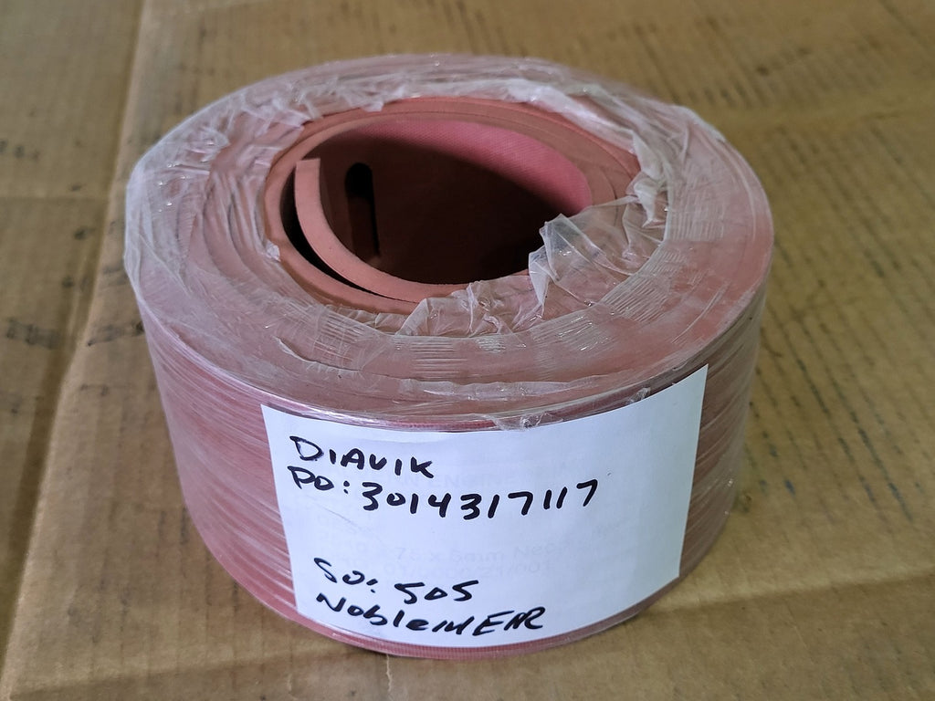 OUTOKUMPU 2540x75x6 mm Neoprene Blade Scraper ME00000210018