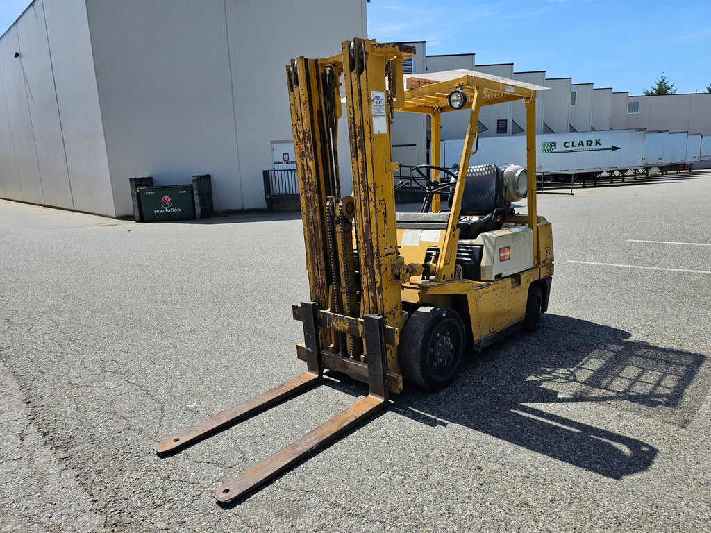 KOMATSU 4,000 lb Forklift FG20S-4