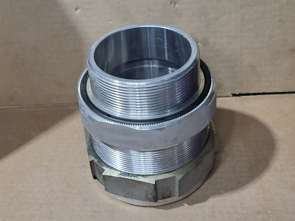 THOMAS & BETTS 4" Star Teck Cable Fitting ST400-485