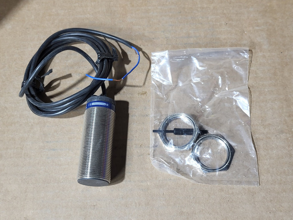 TELEMECANIQUE Inductive Proximity Switch XSAV11801
