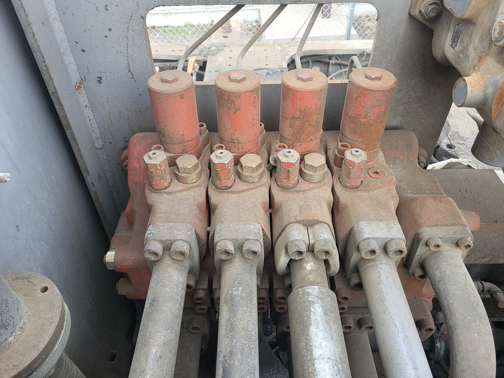 HITACHI EX2600 Control Valve YA00019404, C0040-8002