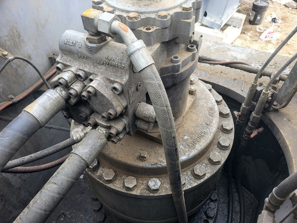 HITACHI Excavator Swing Motor 4439384