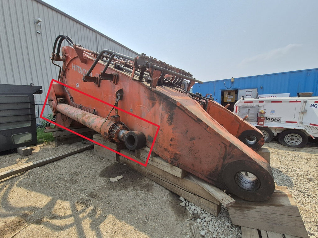 HITACHI EX2600 L/H Boom Cylinder For Shovel - 15,900 Hrs