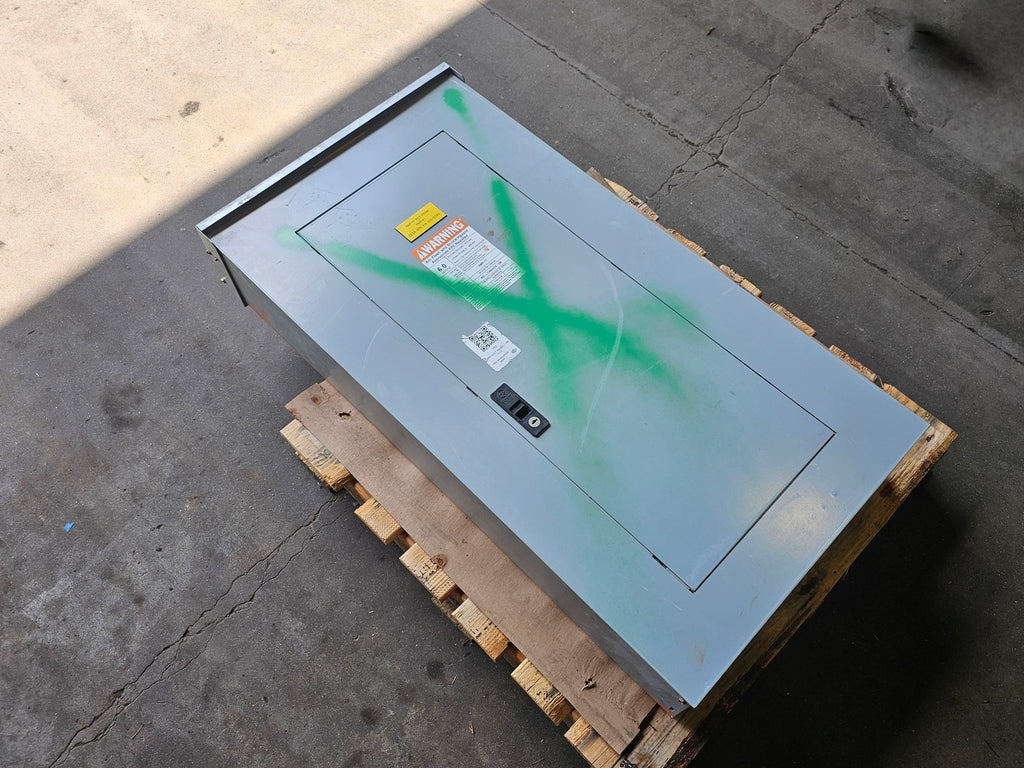 GENERAL ELECTRIC 125 Amps, 208Y/120 Volts, 42 Circuits Panel Board AQF3421MBX