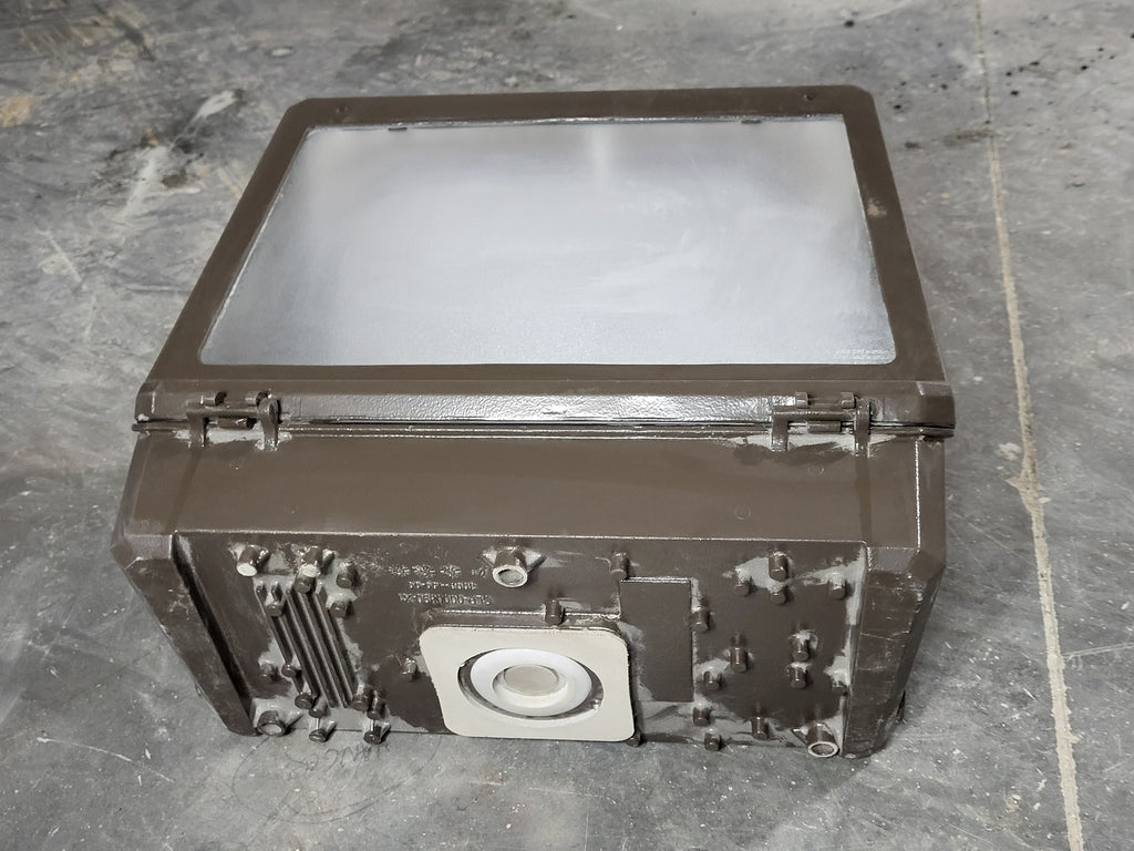EATON 40 W Wall Pack Light Fixture WPL4AC