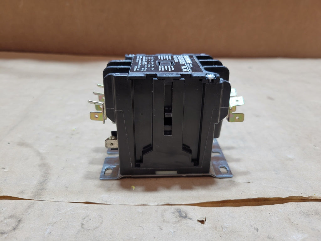 SIEMENS 40 Amp, 3 Pole, 600VAC, 24V Coil Definite Purpose Contactor 42CF35AJASG