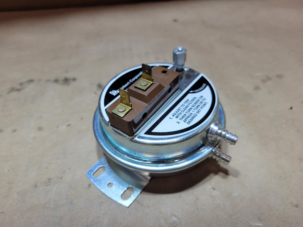 LIEBERT 24 VAC, 15 Amp, 1/2 psi, Filter Clog Switch AP4467