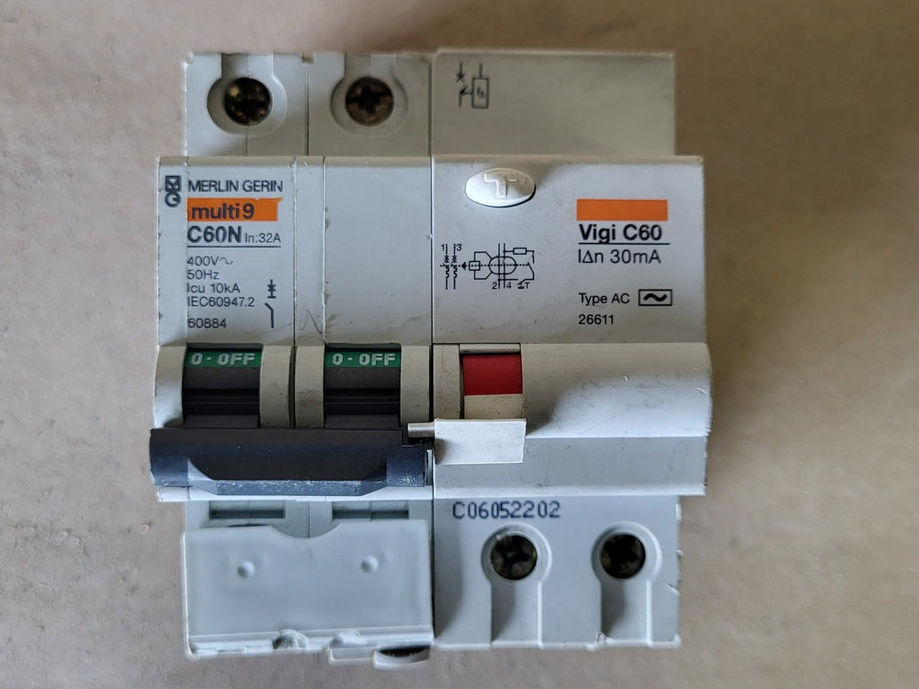 MERLIN GERIN 32 Amp, 2 Pole, 400 Volts Miniature Circuit Breaker C60N w/ Protection Vigi C60