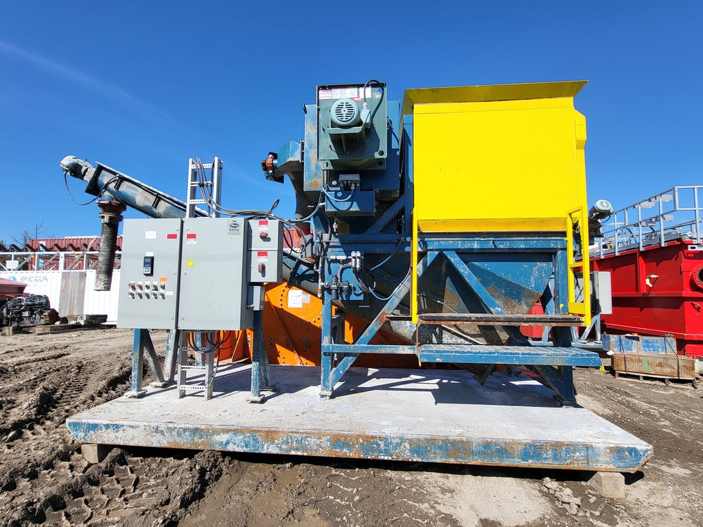 TEAM MIXING TECHNOLOGIES INC. Skid-Mounted Bulk Material Hopper & Variable Speed Screw Conveyor Feed System
