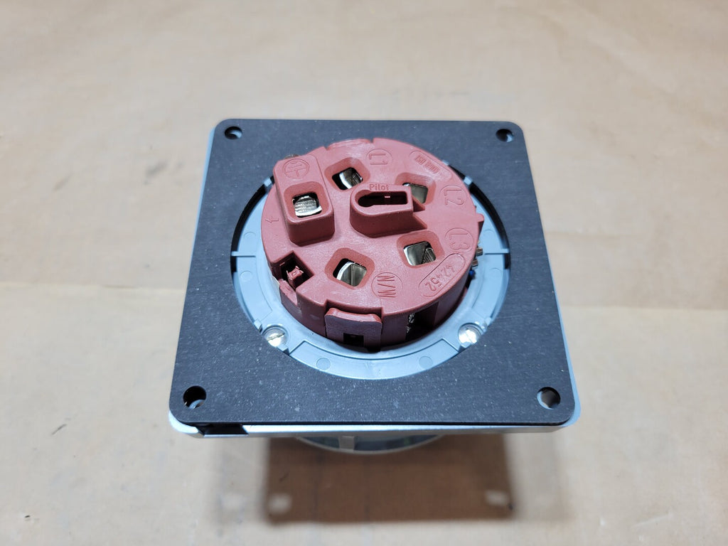 MENNEKES 60 Amp,250 Volt, 5 Wire Fueling Tree Inlet Plug ME560B9W-L