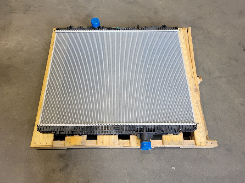PETERBILT Core and Tank Radiator Assembly N3975001