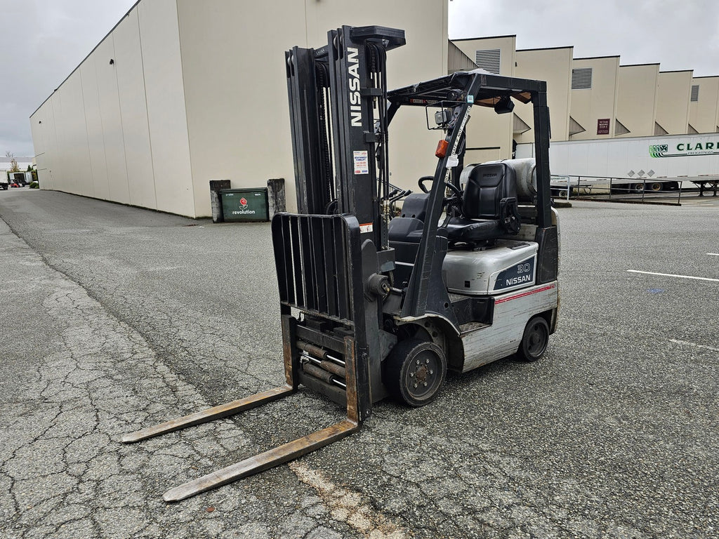NISSAN 3,000 lb Forklift MCPL01A15LV