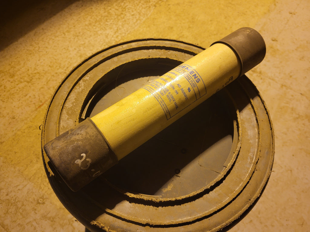 SIEMENS 200 Amp Medium Voltage Fuse 48FM9R-4G