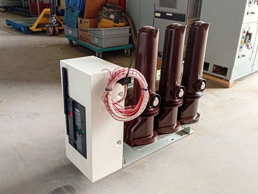 SCHNEIDER ELECTRIC 1250 Amp, 17.5 kV, 3 Pole Circuit Breaker SIFDJT0182