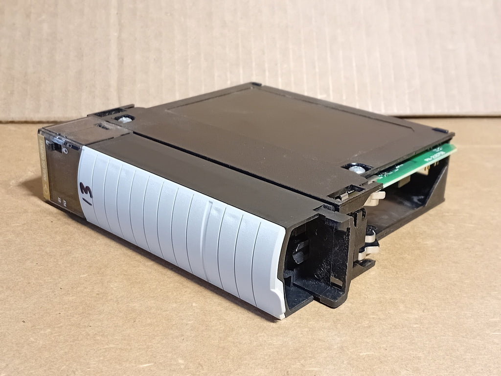 ALLEN-BRADLEY ControlLogix 8 Point Analog Output 1756-OF8I