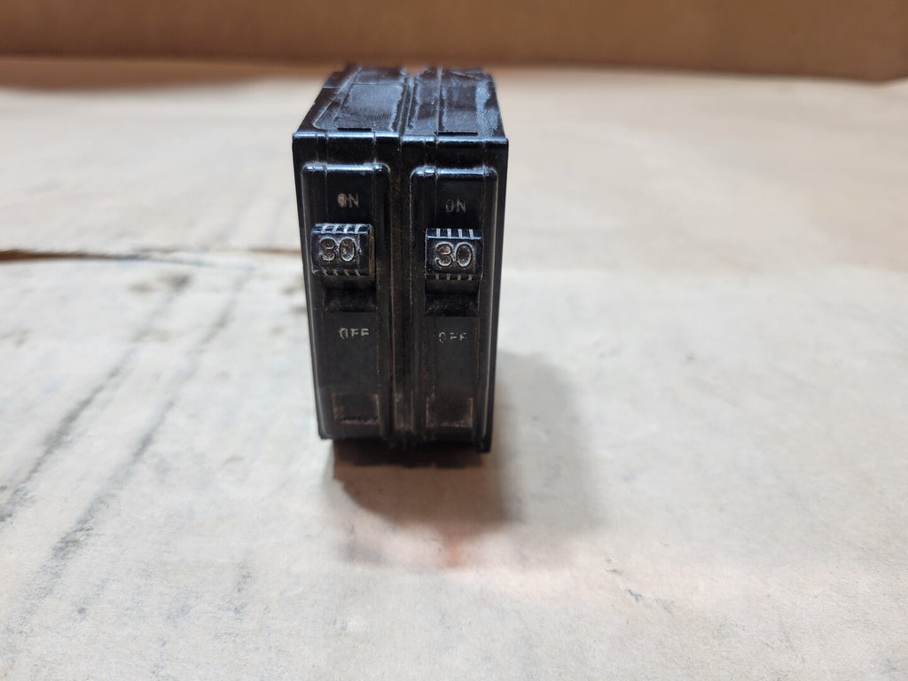 SQUARE D QO230 30A 2-Pole Plug-In Thermal Magnetic Circuit Breaker 120/240V 10kA