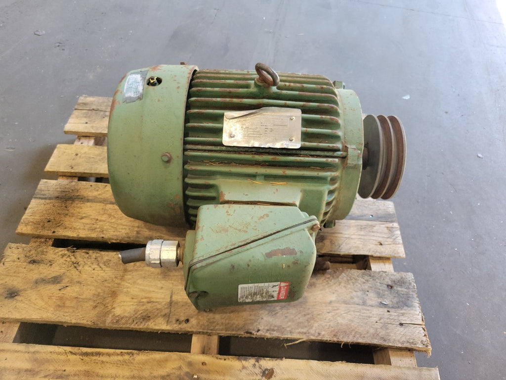 TOSHIBA BY754FLFF3BSHD03 7.5 HP 460V 1750 RPM 213T 3-Phase TEFC Electric Motor w/ Multi-Groove V-Belt Pulley