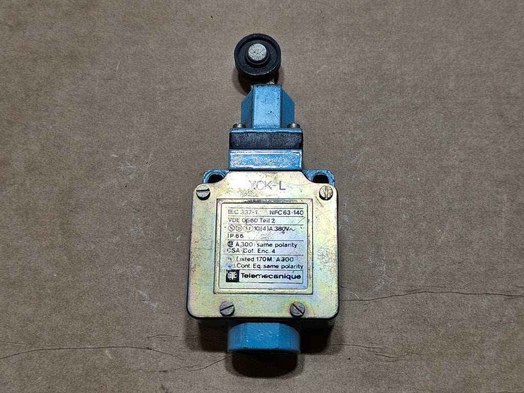 TELEMECANIQUE XCK-L Limit Switch w/ ZCK-D15 Roller Lever Head IP66 Industrial Position Switch