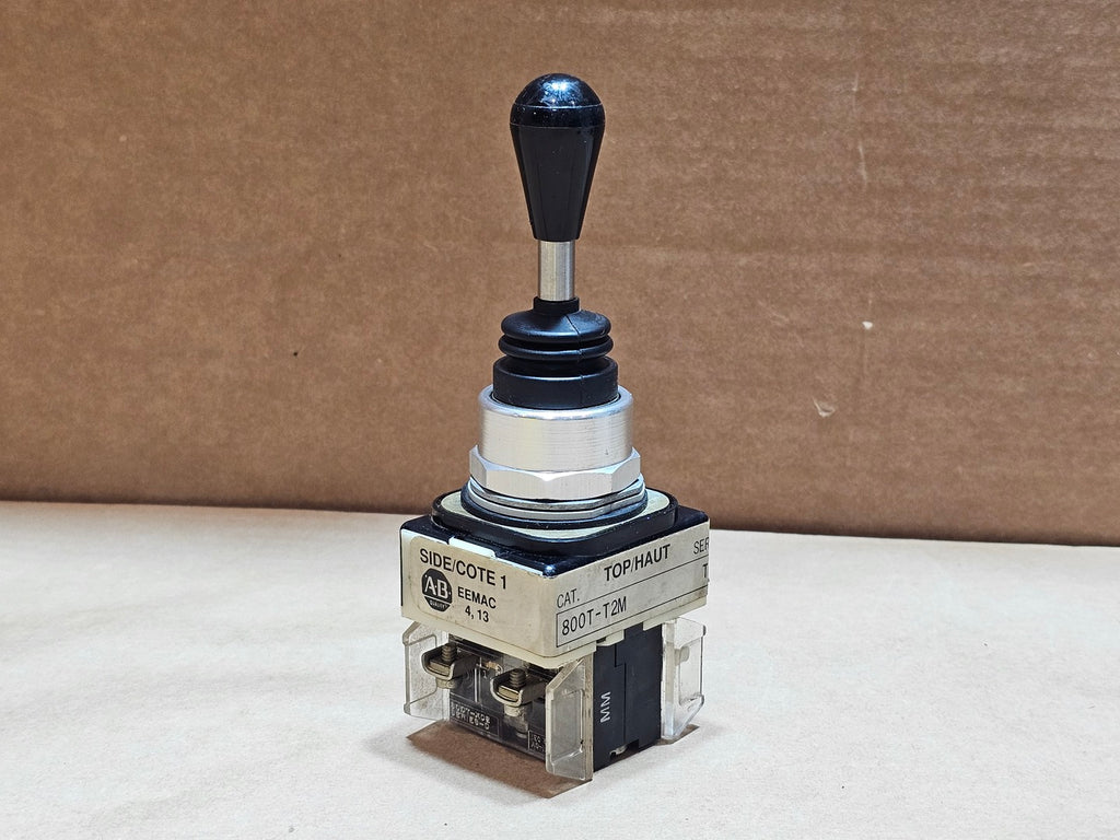ALLEN-BRADLEY 30.5mm Two-Way Maintained Joystick Switch with Contact Blocks 800T-T2M