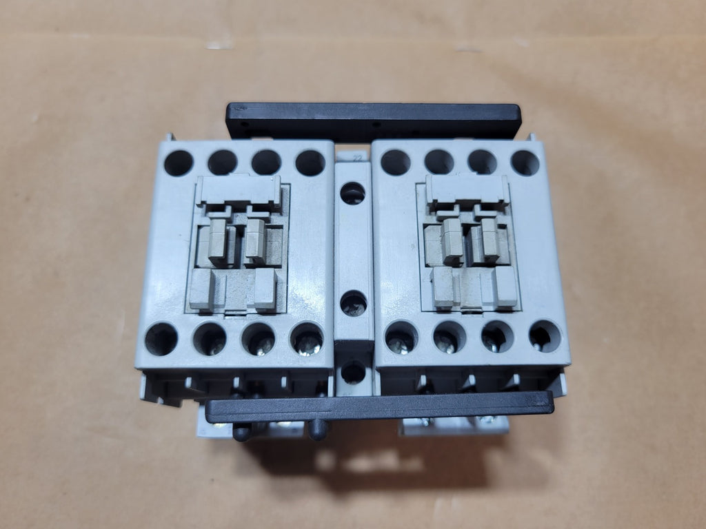 ALLEN-BRADLEY 23 Amp, 3 Pole, 1NO+1NC, 120 VAC Coil Reversing Contactor 104-C23D22