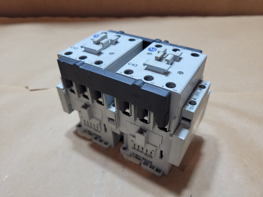 ALLEN-BRADLEY 43 Amp, 3 Pole, 2NO+2NC, 120VAC Coil Reversing Contactor 104-C43D22 Series B