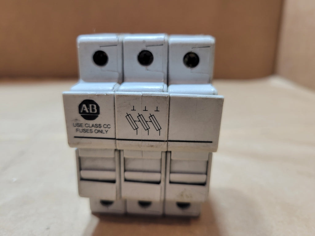 ALLEN-BRADLEY 3-Pole Class CC Fuse Holder 600V 30A 1492-FB3C30 Series A