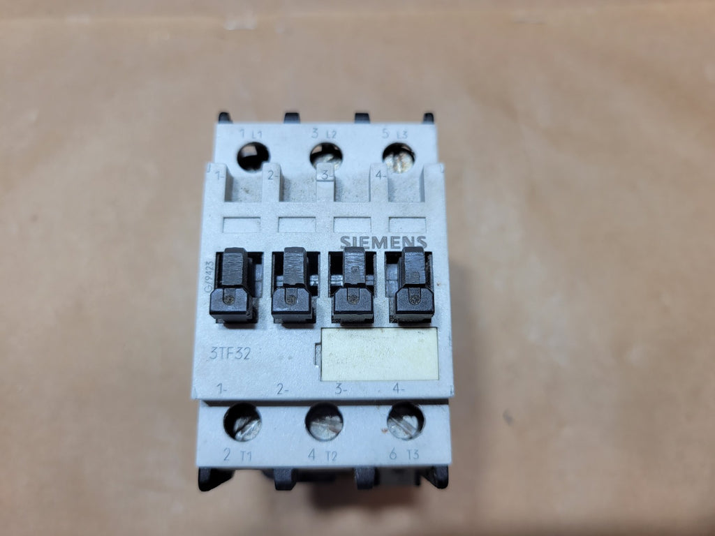 SIEMENS 3-Pole Magnetic Contactor with 4-Contact Auxiliary Block 3TF32