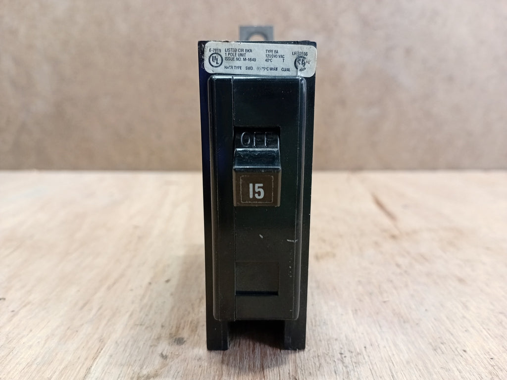CUTLER-HAMMER 15 Amp, 1 Pole, 120/240 Volts Circuit Breaker BAB1015