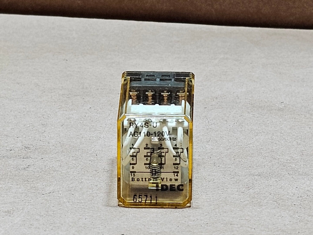 IDEC RY4S-U AC110-120V 4PDT 14-Pin Plug-In Miniature Relay