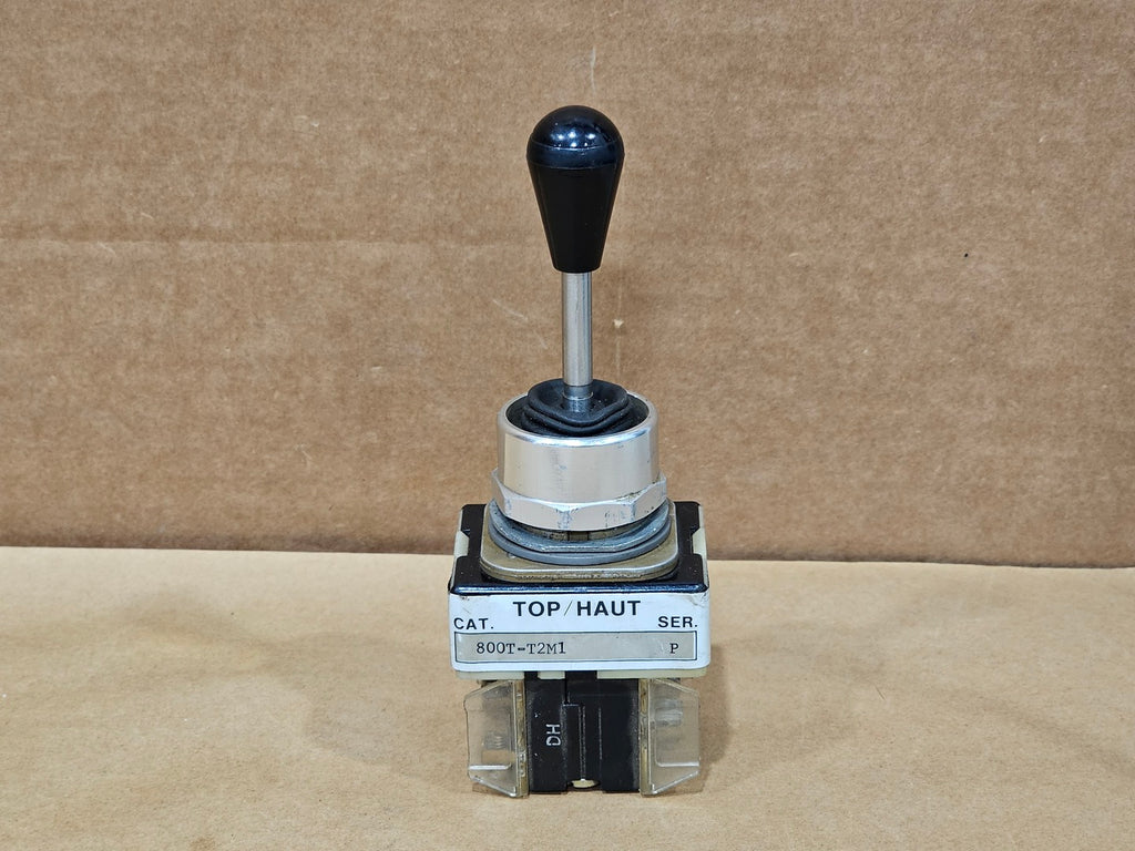 ALLEN-BRADLEY 800T-T2M1 Series P Heavy-Duty Toggle Switch with 800T-XA Contact Blocks