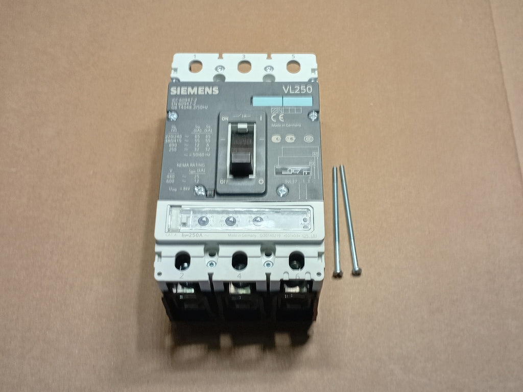 SIEMENS 250 Amp, 3 Pole, 600 Volt Circuit Breaker 3VL3725-1LB33-0AA0