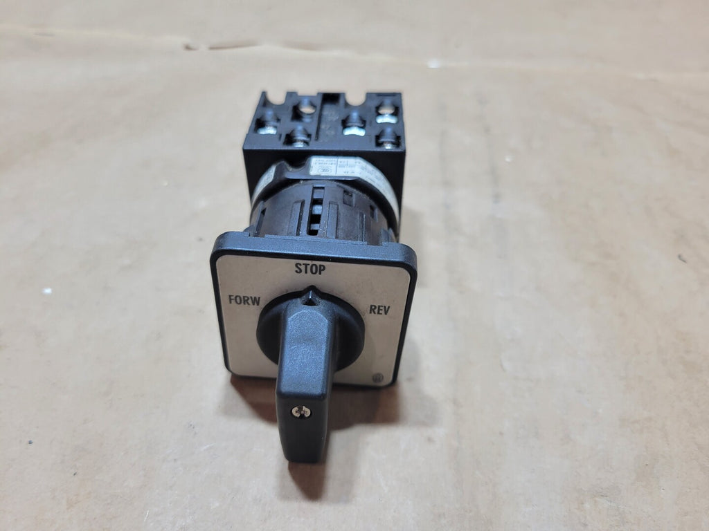 MOELLER T0-3-8401 20A 600VAC 3-Position Forward Stop Reverse Rotary Cam Switch