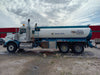 KENWORTH T-800 Fuel Truck w/ 16,000L Fuel Tank - 108,802 km (4,049 hrs Engine)