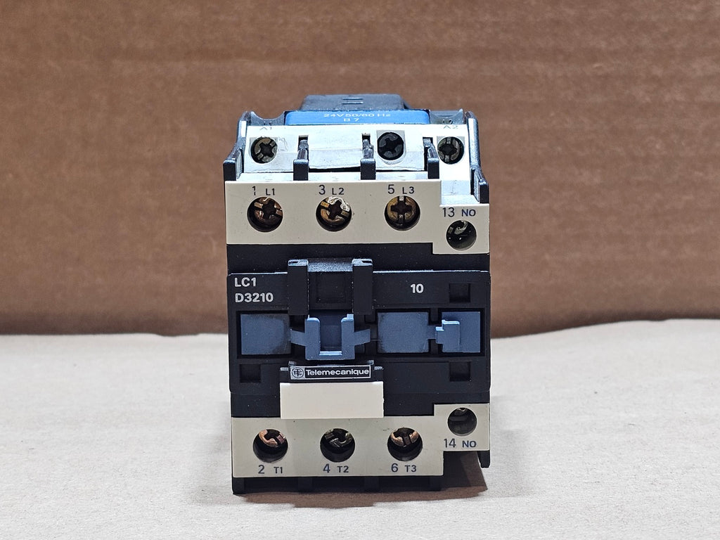 TELEMECANIQUE LC1D3210 B7 32A 3-Pole Contactor - 24 VAC Coil - 600V