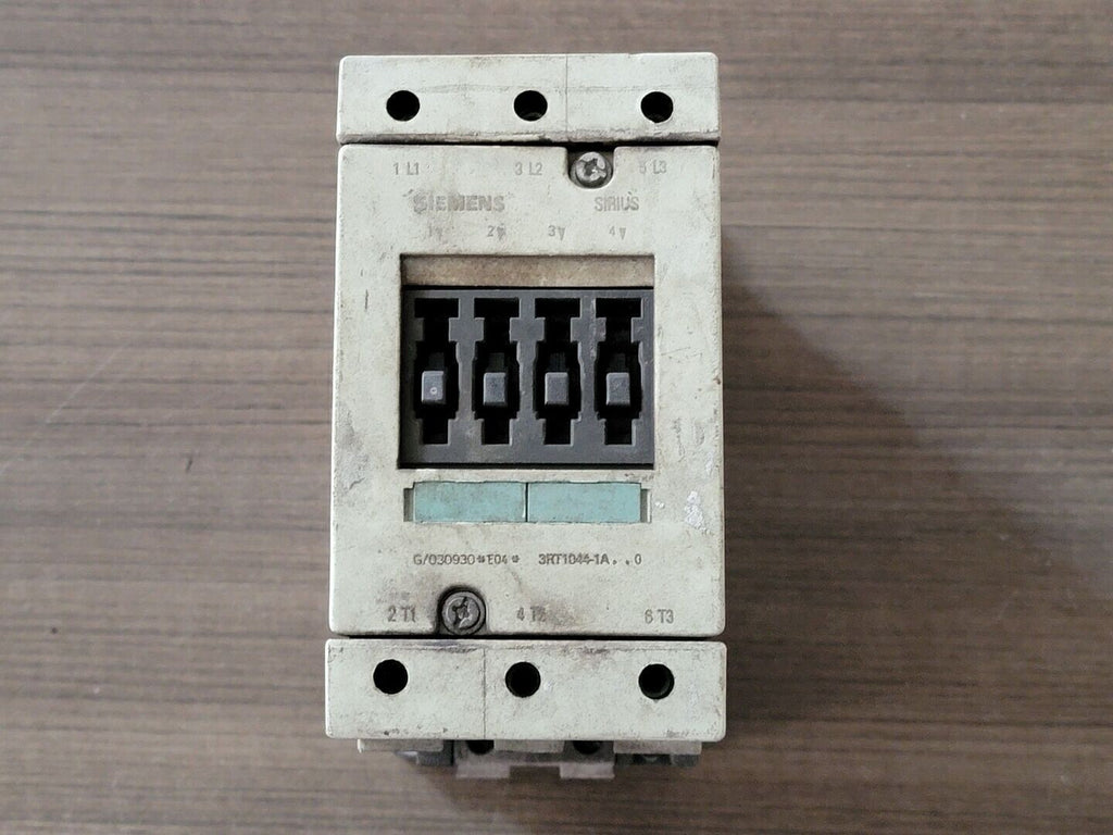 SIEMENS 65 Amp, Size S3, 3 Pole, 110/120 VAC Coil Contactor 3RT1044-1AK60