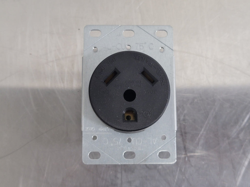 Trailer Outlet 30A 125V 3830