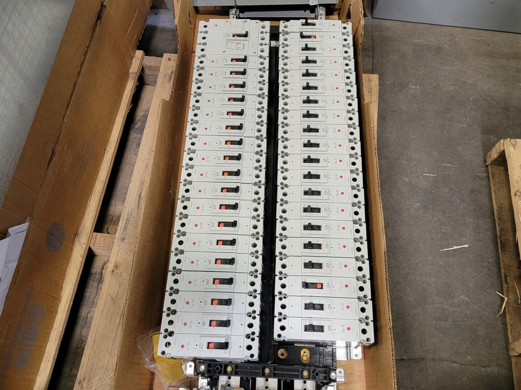 GENERAL ELECTRIC ADF3422DBX Panelboard 225A, 600/347V, 42-Circuit w/ Main Breaker