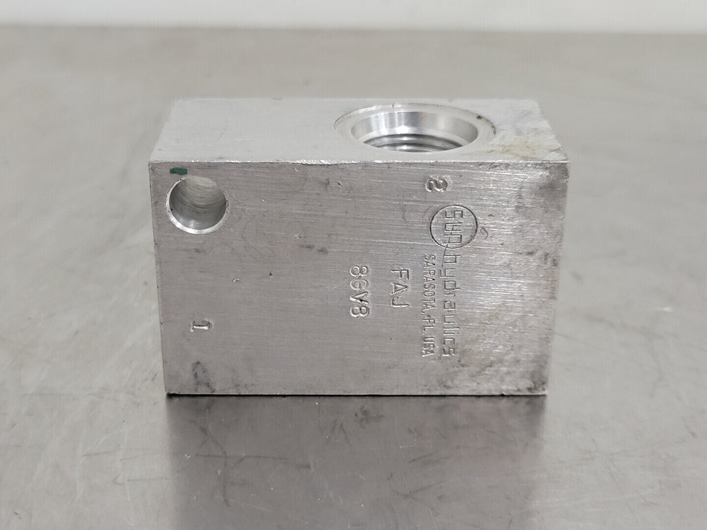 SUN HYDRAULICS 90-Degree Line Mount Manifold FAJ 8GV8 