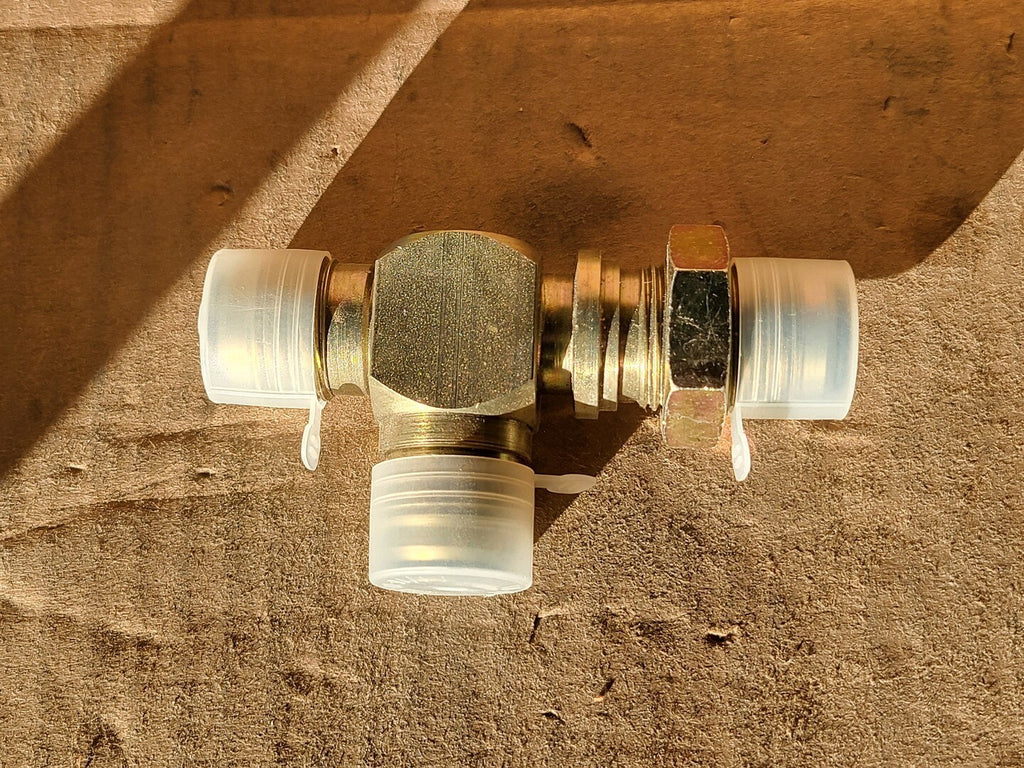 KOMATSU Tee Fitting WB0691