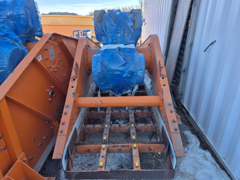 VIBRAMECH 10 ft. x 36 in. Horizontal Vibrating Screen H1-30-09, Single-Deck