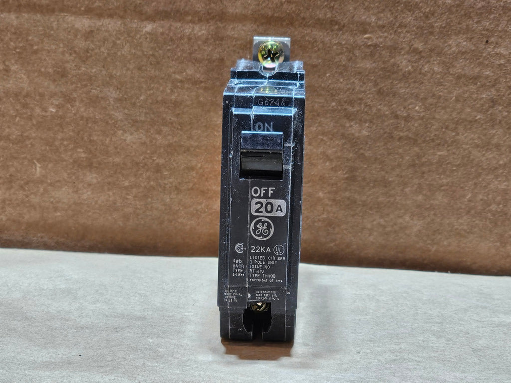 GENERAL ELECTRIC 20 Amp, 1 Pole, 120/240 Volts Circuit Breaker THHQB1120