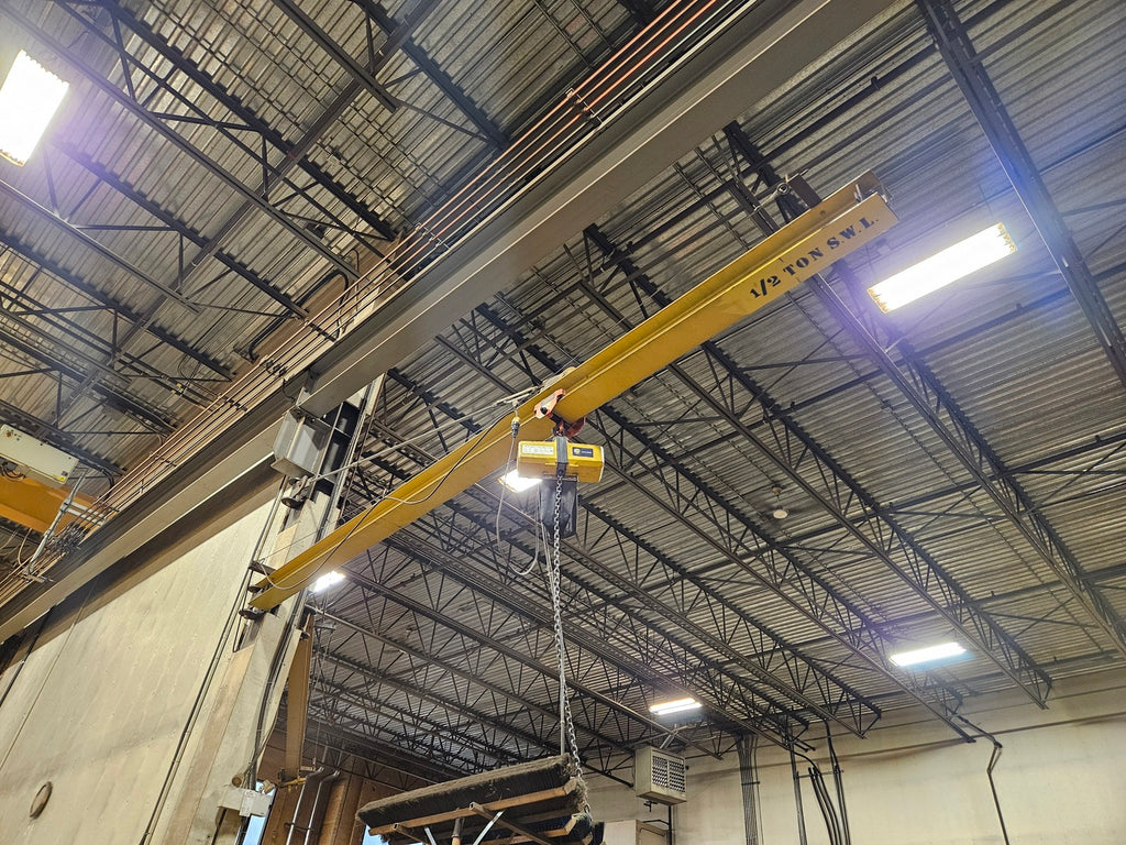1/2 Ton Jib Crane w/ Hoist