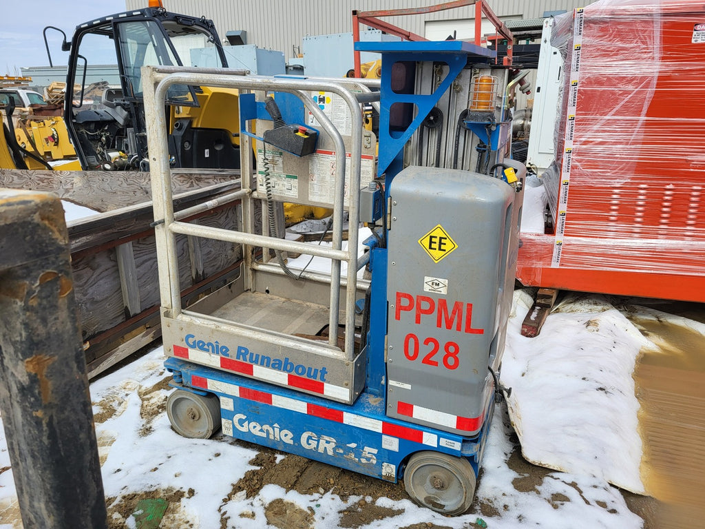 GENIE Vertical Mast Lift GR-15