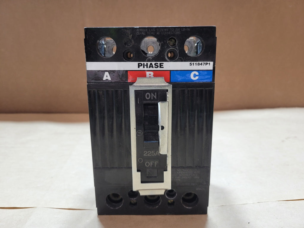 GENERAL ELECTRIC 225 Amp, 3 Pole, 240 Volts Circuit Breaker THQD32225