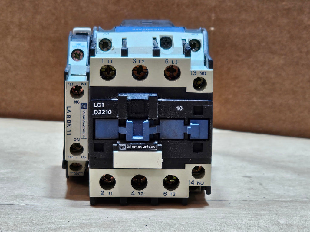 TELEMECANIQUE 50A, 600V, 30HP Contactor LC1D3210 w/ Auxiliary Block LA8DN11