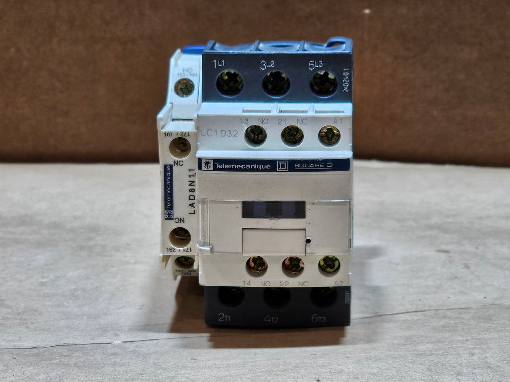 TELEMECANIQUE 32 Amp, 3 Pole, 1 NO + 1 NC, 600 Volt Contactor LC1D32 w/ Aux. Block LAD8N11