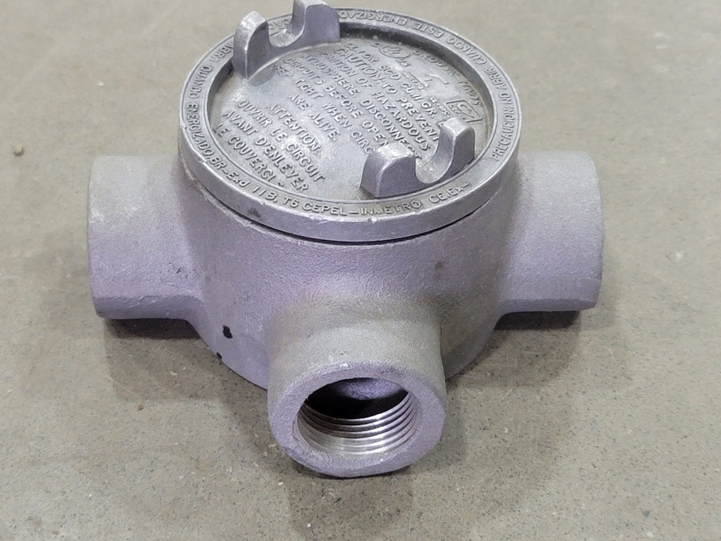 CROUSE-HINDS 1" Hub Conduit Outlet Box