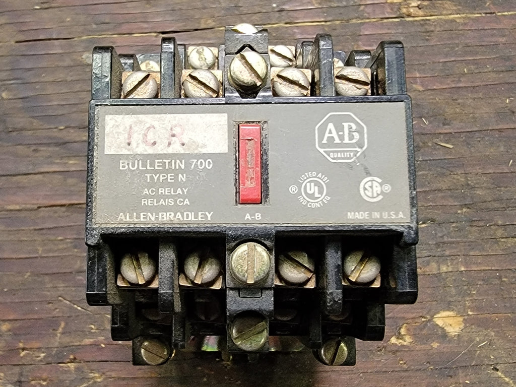 ALLEN-BRADLEY 10 Amp Control Relay 700-N400A1