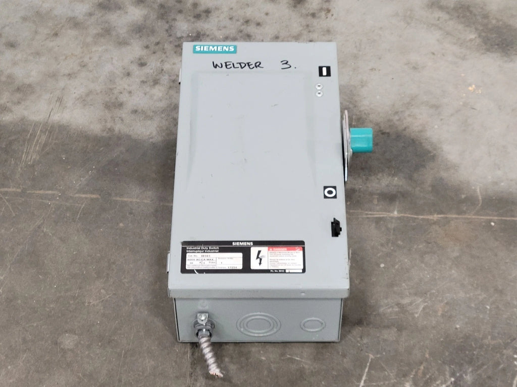 SIEMENS 30A, 600V, 3-Pole, Enclosed Fused, Industrial Duty Switch ID361